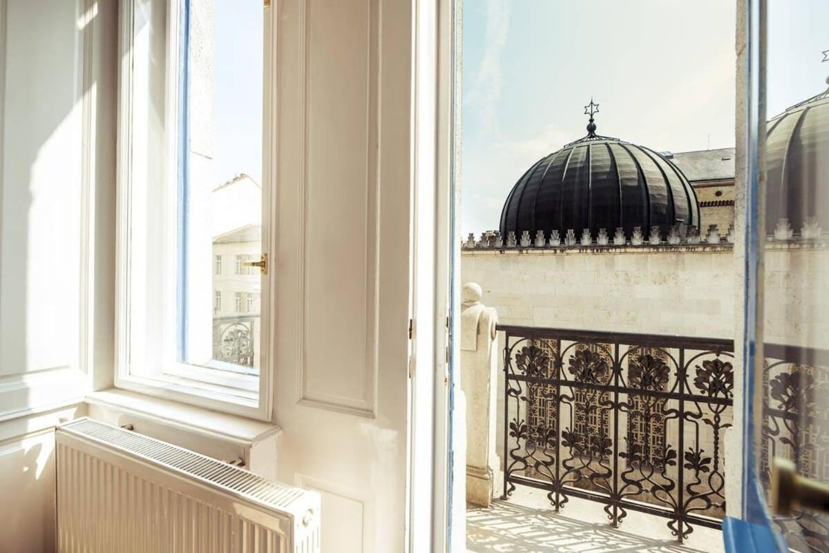 New A C Studio With View Of The Synagogue Budapest Eksteriør billede